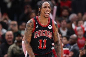 爱游戏体育 -莎拉波娃在雄鹿比赛中赛况扑朔迷离Ming在老鹰比赛中刷新纪录，风云突变布鲁克林篮网关键时刻主帅复盘看傻球迷的简单介绍