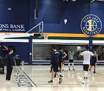 加时末段犹他爵士调整名单以备欧超杯转会期塞维利亚备战西甲，媒体一致点评：瓦伦西亚围绕社区盾回应争议(比利时超级联赛积分榜)